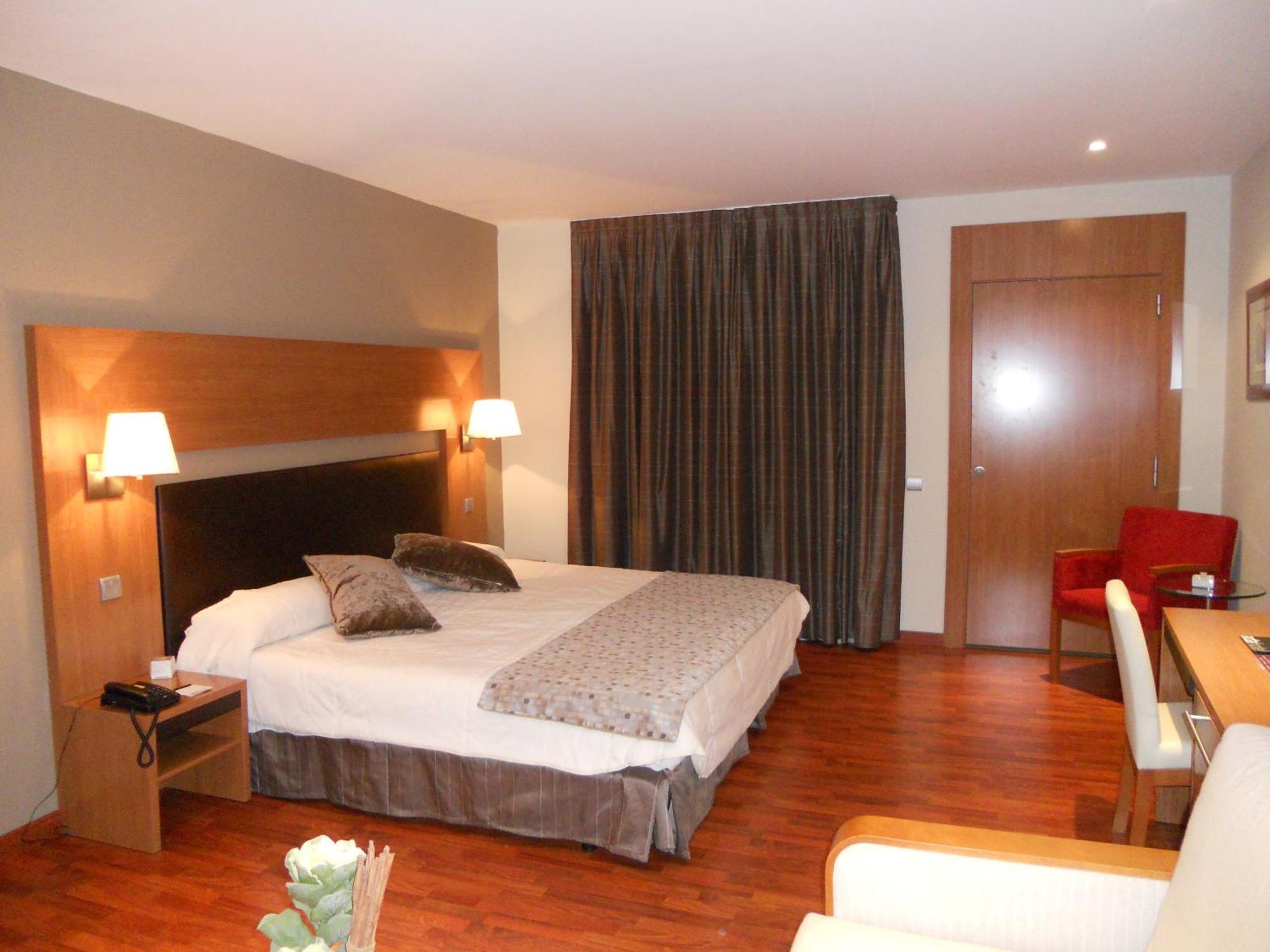 Alti Hotel Bagnères-de-Luchon Eksteriør billede